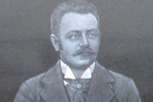 Penkala mal hust&eacute; čierne f&uacute;zy, vlasy česan&eacute; smerom nahor a živ&yacute; pohľad. Vždy nosil elegantn&eacute; obleky a v ruke palicu, čo bolo v tom čase veľmi modern&eacute;. FOTO: Wikimedia Commons