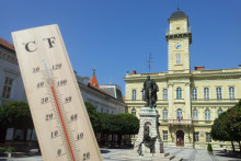Na arch&iacute;vnej sn&iacute;mke hor&uacute;čavy v Kom&aacute;rne