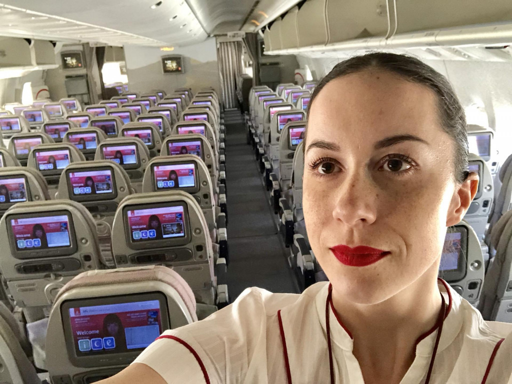 Marika Miku&scaron;ov&aacute;, b&yacute;val&aacute; letu&scaron;ka prest&iacute;žnych aerol&iacute;ni&iacute; Emirates, autorka &uacute;spe&scaron;nej knižnej tril&oacute;gie Denn&iacute;k letu&scaron;ky a zakladateľka projektu Den&iacute;k letu&scaron;ky. FOTO: arch&iacute;v M. Miku&scaron;ovej