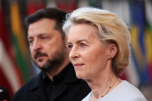 Ukrajinsk&yacute; prezident Volodymyr Zelenskij a predsedn&iacute;čka Eur&oacute;pskej komisie Ursula von der Leyenov&aacute;. FOTO: Reuters