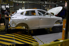 Z&aacute;kladom priemyselnej v&yacute;roby v eurpoz&oacute;ne je produkcia automobilov. FOTO: REUTERS
