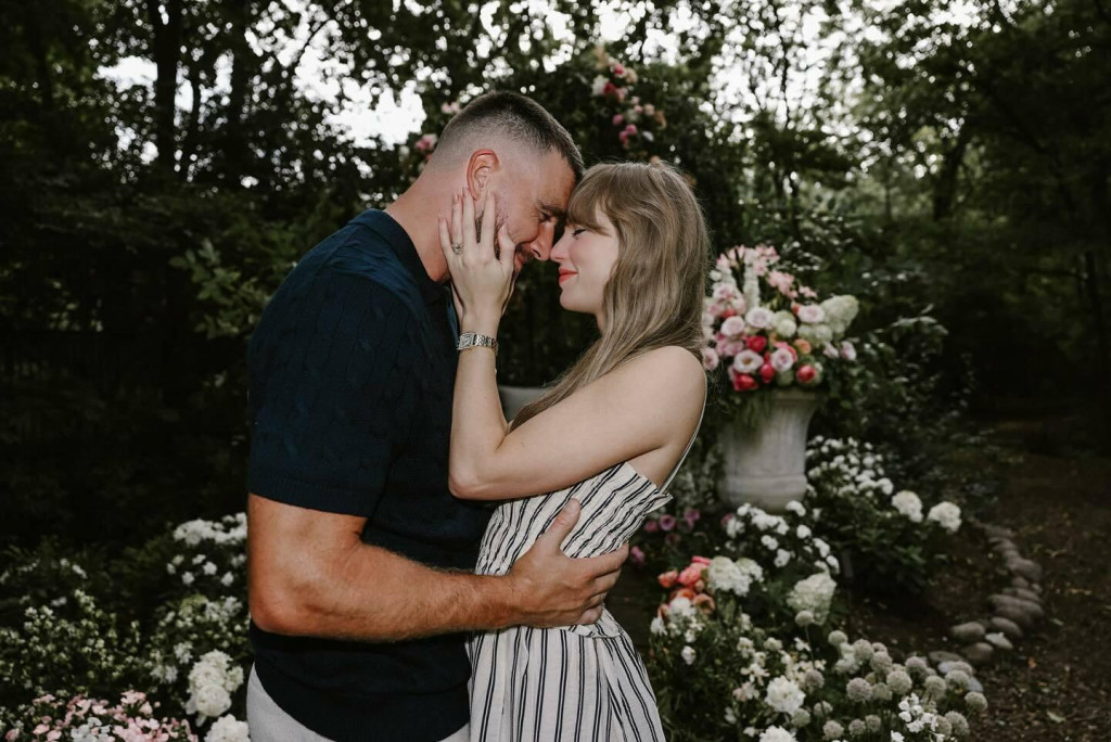 Taylor Swift a Travis Kelce sa zasn&uacute;bili