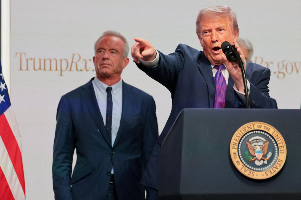 Vpravo americk&yacute; prezident Donald Trump. FOTO: REUTERS