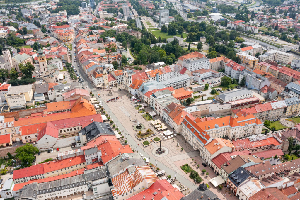Ilustračn&aacute; fotografia. N&aacute;mestie SNP v Banskej Bystrici. FOTO: TASR/Michal Sv&iacute;tok