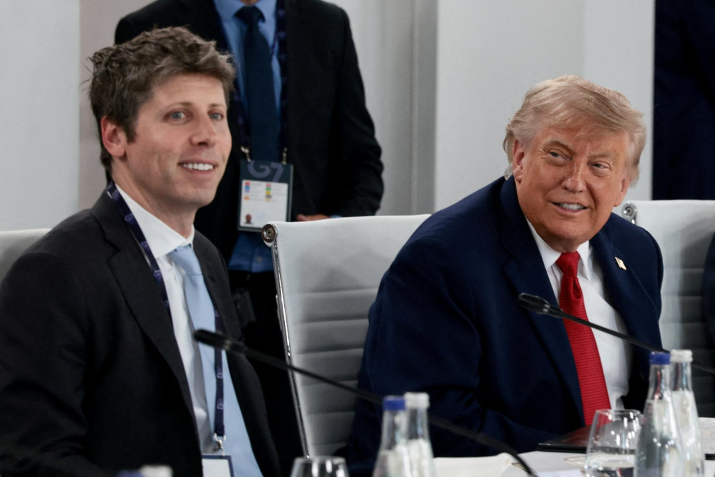 Americk&yacute; prezident Donald Trump and &scaron;&eacute;f OpenAI Sam Altman. FOTO: REUTERS