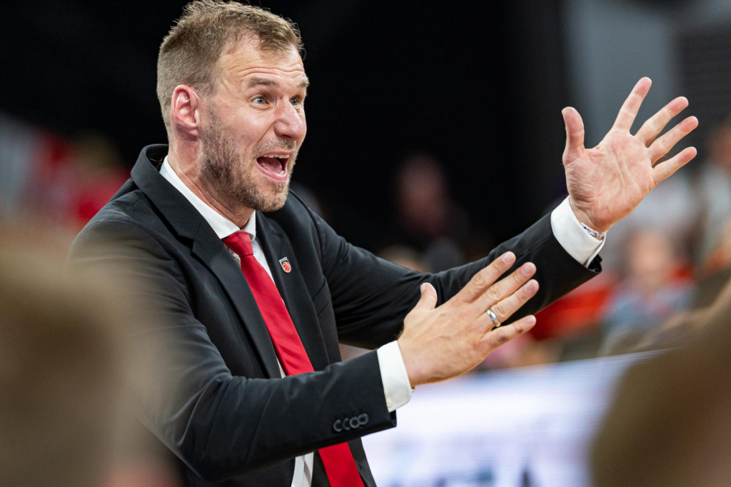 Tr&eacute;ner Anton Gavel si so svoj&iacute;m t&iacute;mom zahr&aacute; najprest&iacute;žnej&scaron;iu eur&oacute;psku basketbalov&uacute; s&uacute;ťaž. FOTO: dpa