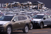 Export &aacute;ut a pr&iacute;slu&scaron;n&yacute;ch komponentov z E&Uacute; do USA klesol minul&yacute; rok o 20,4 percenta. FOTO: Reuters