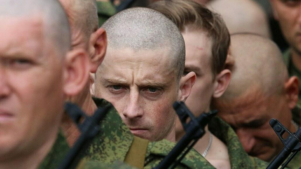Sevastopoľ. Odchod povolan&yacute;ch rezervistov počas čiastočnej mobiliz&aacute;cie v Rusku (27. septembra 2022). FOTO: Reuters