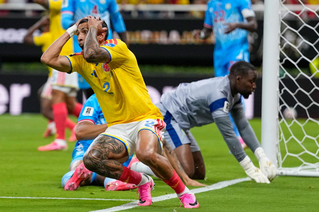 Futbalista Kolumbie Daniel Munoz reaguje po g&oacute;lovej &scaron;anci počas z&aacute;pasu z&aacute;kladnej K-skupiny Kolumbia - KDR na majstrovstv&aacute;ch sveta vo futbale v mexickom meste Guadalajara v utorok 23. j&uacute;na 2026. FOTO TASR/AP

