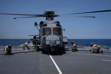 Kanadsk&aacute; helikopt&eacute;ra Cyclone ma palube n&oacute;rskej fragty počas cvičenia NATO FLEETEX. FOTO: REUTERS