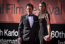 Zah&aacute;jenie Karlovarsk&eacute;ho filmov&eacute;ho festivalu. Nech&yacute;bala ani Daniela Pe&scaron;tov&aacute; a Pavol Habera.