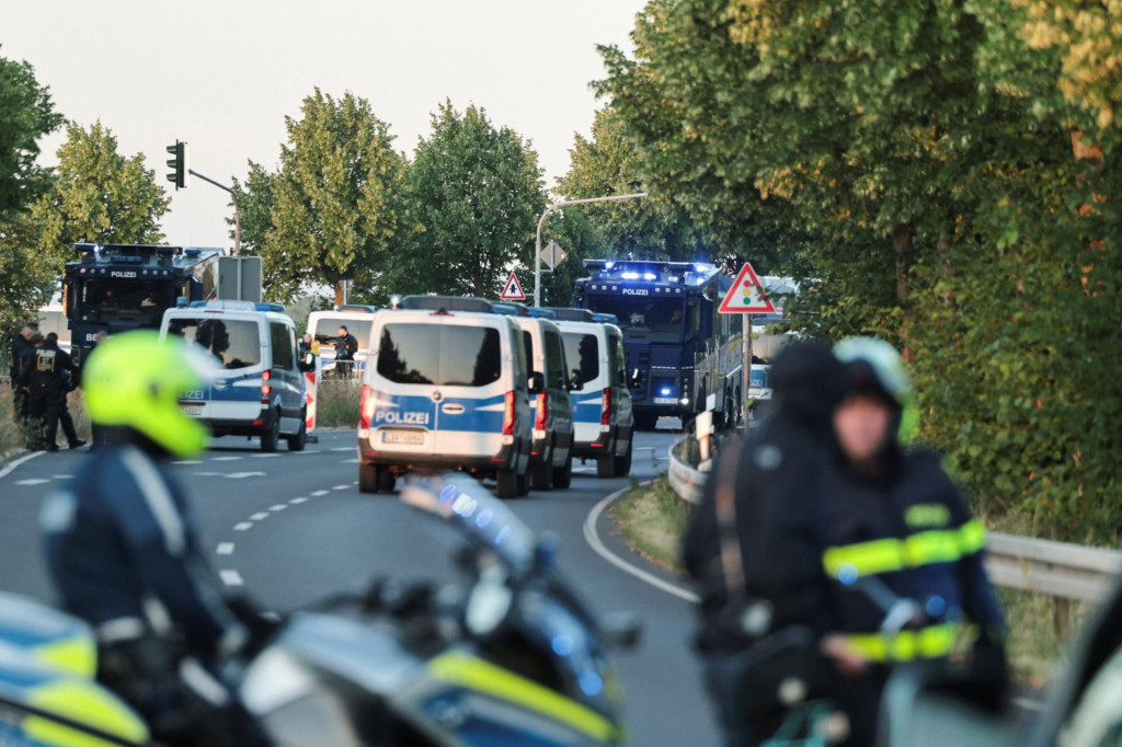 V&scaron;etci z&uacute;častnen&iacute; utrpeli bodn&eacute; a rezn&eacute; zranenia, ich stav v&scaron;ak nie je život ohrozuj&uacute;ci, uviedla pol&iacute;cia. FOTO: REUTERS