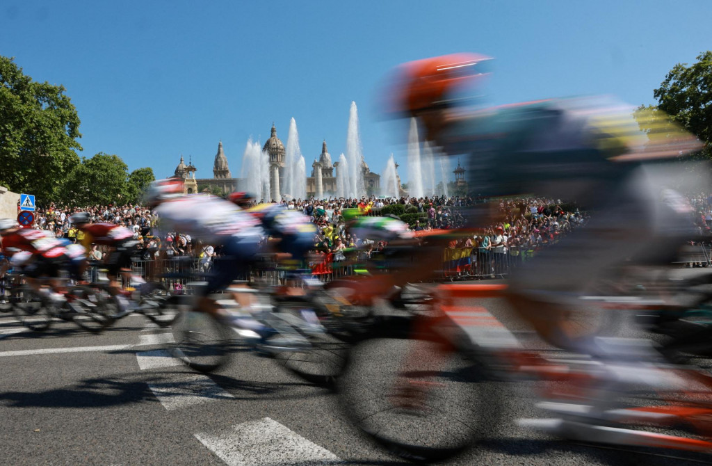 Pondelňaj&scaron;ia trasa povedie zo &scaron;panielskeho mesta Granollers do lyžiarskeho strediska Les Angles na franc&uacute;zskej strane Pyrenej&iacute; a meria 195,9 km. FOTO: REUTERS