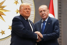 Tureck&yacute; prezident Recep Tayyip Erdogan a americk&yacute; prezident Donald Trump. FOTO: TASR/AP