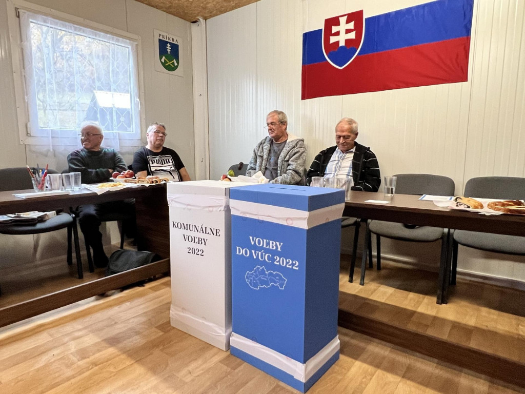 Komun&aacute;lne voľby. FOTO: TASR/Maro� Čern&yacute;