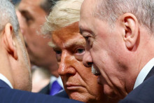 V strede americk&yacute; prezident Donald Trump. FOTO: REUTERS