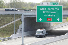 Intenzita prem&aacute;vky na diaľniciach D4 a R7 sa preskupila. FOTO: HN/Peter Mayer