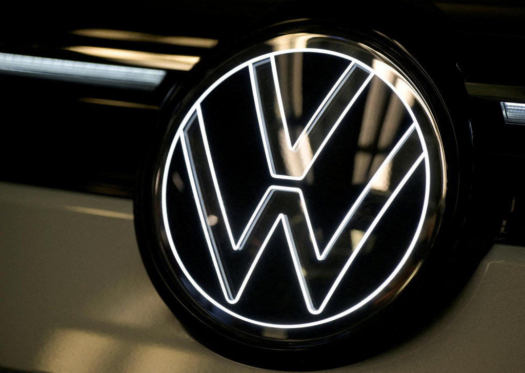 V minulom roku skupina Volkswagen Group podľa svojich &uacute;dajov zamestn&aacute;vala na celom svete vy&scaron;e 667 160 ľud&iacute;. Z toho takmer 43 percent tvorili zamestnanci v Nemecku. FOTO: REUTERS
