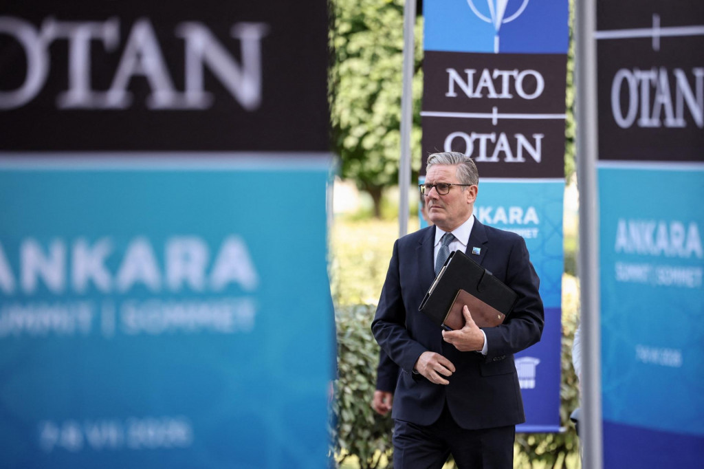 Britsk&yacute; premi&eacute;r Keir Starmer na summite NATO v Ankare. FOTO: REUTERS