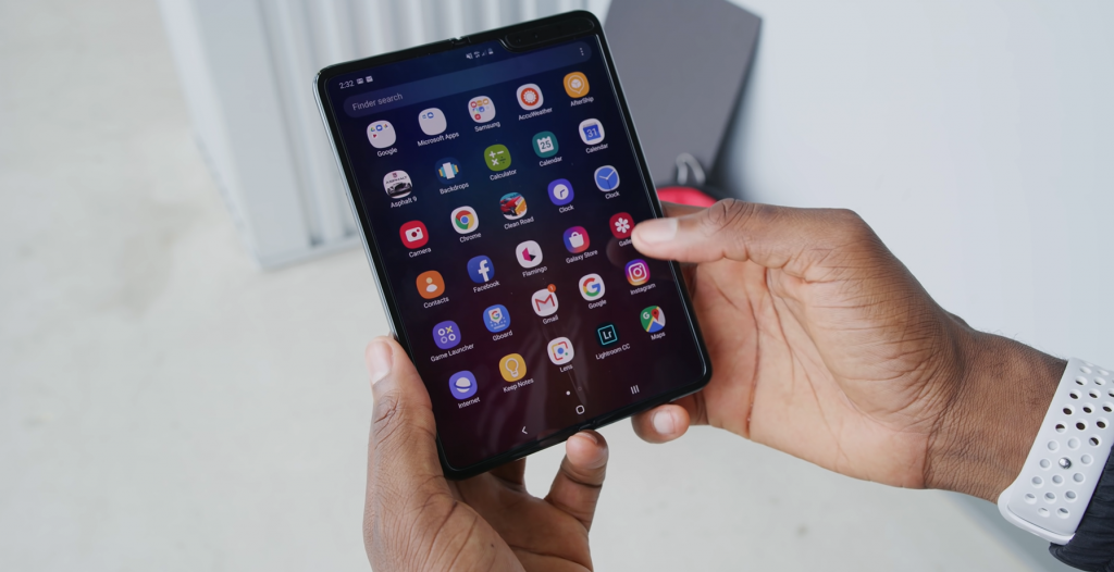 Posledn&yacute; Galaxy Unpacked prebehol vo febru&aacute;ri. FOTO: YouTube/MarquesBrownlee