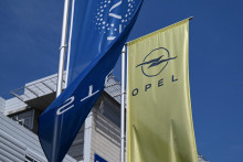 Rozhodnutie sa t&yacute;ka firiem Mercedes, Ford, Peugeot-Citro&euml;n, Renault a Nissan. FOTO: REUTERS