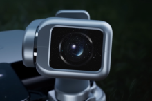 Robot Phone m&aacute; potenci&aacute;l z&aacute;sadn&yacute;m sp&ocirc;sobom zmeniť, ako v&yacute;robcovia pristupuj&uacute; k mobiln&yacute;m kamer&aacute;m. FOTO: YouTube/Honor