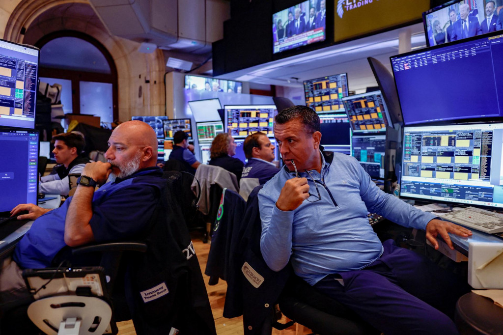 Analytici podľa agent&uacute;ry Reuters predpokladaj&uacute;, že firmy z indexu S&P 500 celkovo vyk&aacute;žu za druh&yacute; &scaron;tvrťrok medziročn&yacute; n&aacute;rast ziskov o 24 percent. FOTO: REUTERS