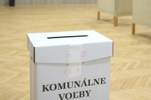 Na sn&iacute;mke volebn&aacute; schr&aacute;nka vo volebnej miestnosti. FOTO: TASR/Henrich Mi&scaron;ovič