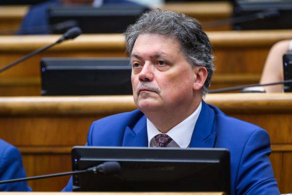 Na sn&iacute;mke poslanec N&aacute;rodnej rady a podpredseda KDH J&aacute;n Horeck&yacute;. FOTO: TASR/Jaroslav Nov&aacute;k