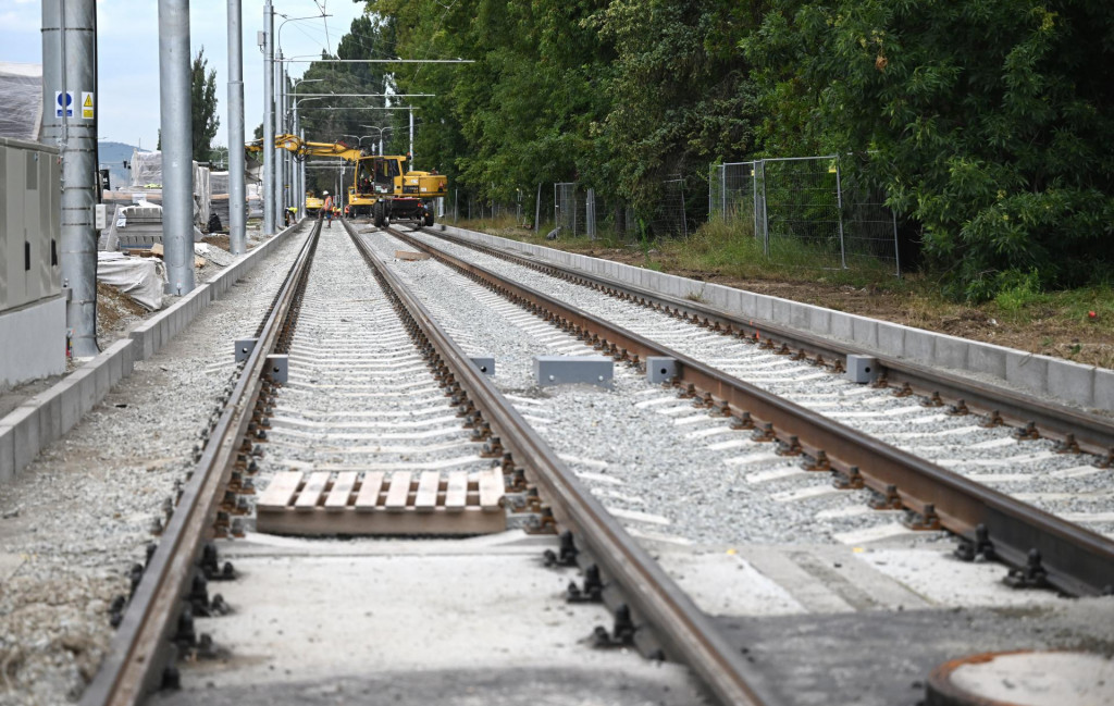 ŽSR opakovane potvrdili za &uacute;spe&scaron;n&eacute;ho uch&aacute;dzača Združenie Marku&scaron;ovce, v ktorom s&uacute; spoločnosti Tempra, Doprastav a V&aacute;hostav. FOTO: TASR/Franti&scaron;ek Iv&aacute;n