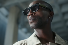 Nov&aacute; gener&aacute;cia je považovan&aacute; za revolučn&uacute; vďaka zapracovaniu umelej inteligencie. FOTO: YouTube/Ray-Ban/Meta