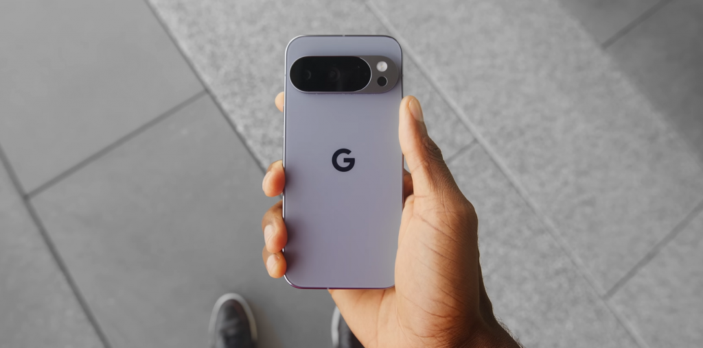 Predch&aacute;dzaj&uacute;cim modelom spoločnosti bol Google Pixel 10. FOTO: YouTube/Marques Brownlee
