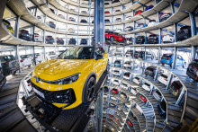 Automobily značky Volkswagen vo Wolfsburgu. FOTO: TASR/AP