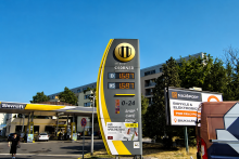Aktu&aacute;lne ceny na pump&aacute;ch s&uacute; vz&aacute;cne vyrovnan&eacute;. Sn&iacute;mka je z Bajkalskej ulice v Bratislave.

FOTO: HN