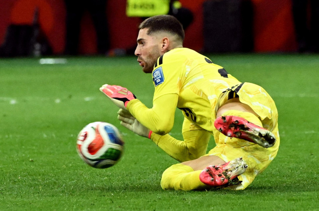 Brank&aacute;r Luca Zidane sa narodil vo Franc&uacute;zsku, av&scaron;ak reprezentuje Alž&iacute;rsko. FOTO: Reuters
