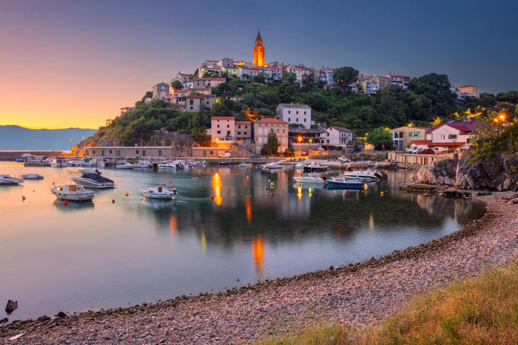 Ak chcete zažiť ten prav&yacute; Vrbnik, zamierte do pr&iacute;stavu. FOTO: Dreamstime