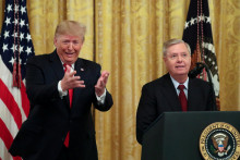 USA a Ir&aacute;n pokračovali vo vz&aacute;jomn&yacute;ch &uacute;tokoch na Bl&iacute;zkom v&yacute;chode aj v nedeľu. FOTO: Reuters