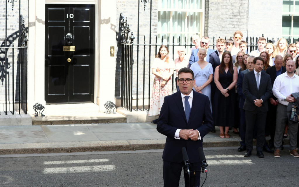 Nov&yacute;m britsk&yacute;m premi&eacute;rom sa stal Andy Burnham. FOTO: Deamstime