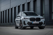 1585318