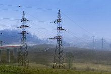 Elektrick&eacute; vedenie pri Považskej Bystrici. FOTO: EPH