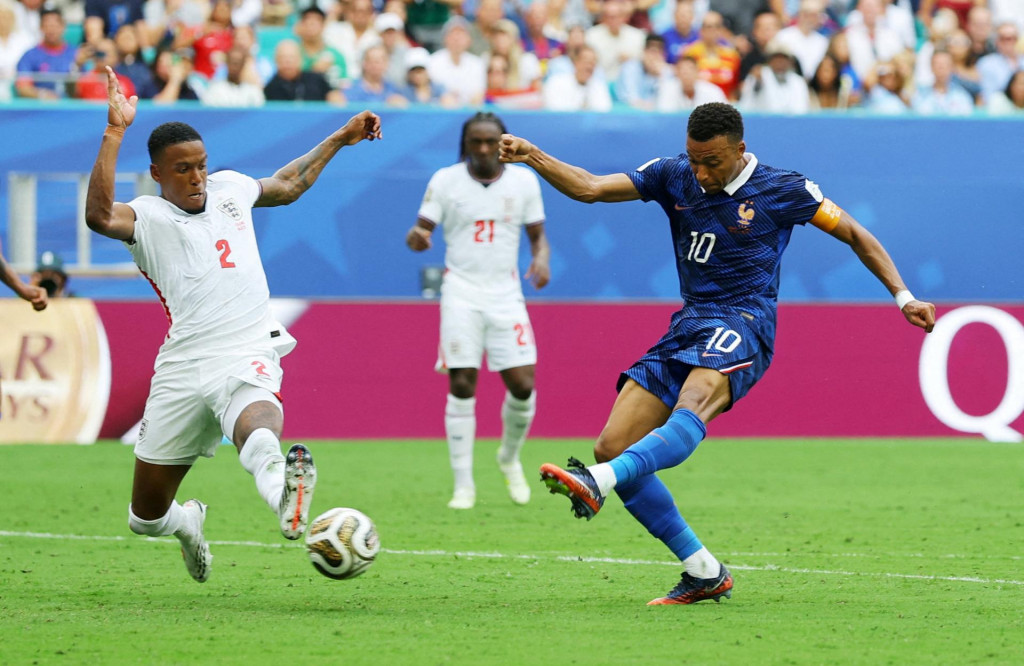 Franc&uacute;zKylian Mbapp&eacute; sa stal najlep&scaron;&iacute;m strelcom v hist&oacute;rii majstrovstiev sveta. FOTO: Reuters