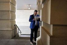 Republik&aacute;nsky sen&aacute;tor Ted Cruz z Texasu, varoval, že ustanovenie v n&aacute;vrhu zameran&eacute; na spoločnosti, v ktor&yacute;ch maj&uacute; č&iacute;nske subjekty viac ako 15-percentn&yacute; podiel, by mohlo znemožniť predaj značky Mercedes-Benz. FOTO:Reuters