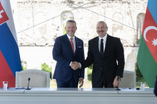 Prezident SR Peter Pellegrini vlani počas n&aacute;v&scaron;tevy Alijeva v Bratislave označil Slovensko a Azerbajdžan za spriatelen&eacute; krajiny. FOTO: TASR/Pavel Neubauer
