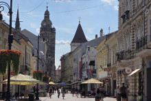 Historick&eacute; centrum Ko&scaron;&iacute;c žije vlastn&yacute;m životom, akoby bolo odtrhnut&eacute; od zvy&scaron;ku v&yacute;chodu.
FOTO: HN/Milan Urgo&scaron;&iacute;k