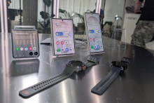 Samsung predstavil nov&uacute; gener&aacute;ciu skladac&iacute;ch zariaden&iacute; a hodiniek