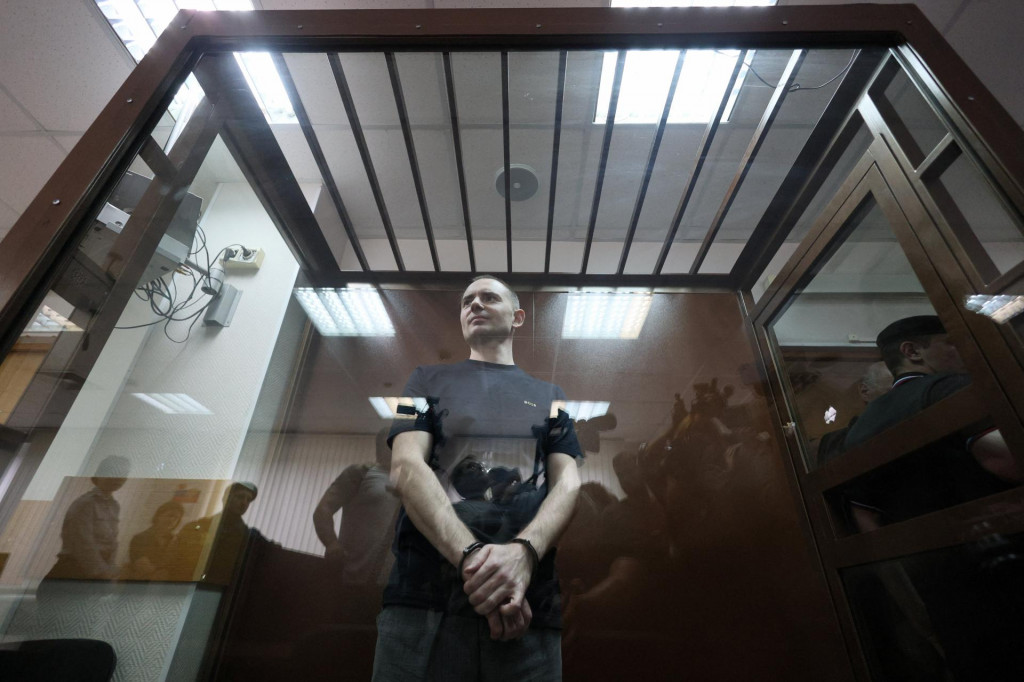 V j&uacute;ni moskovsk&yacute; s&uacute;d poslal podpredsedu Jabloka Maxima Kruglova na sedem rokov do v&auml;zenia za &scaron;&iacute;renie &bdquo;klamn&yacute;ch&ldquo; inform&aacute;ci&iacute; o ruskej arm&aacute;de. FOTO: REUTERS