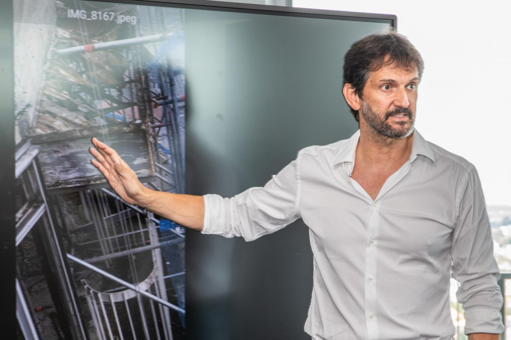 Robert Kaliň&aacute;k uk&aacute;zal zrekon&scaron;truovan&uacute; Kukuricu. FOTO: Spodniakov&aacute; Miroslava/MAFRA