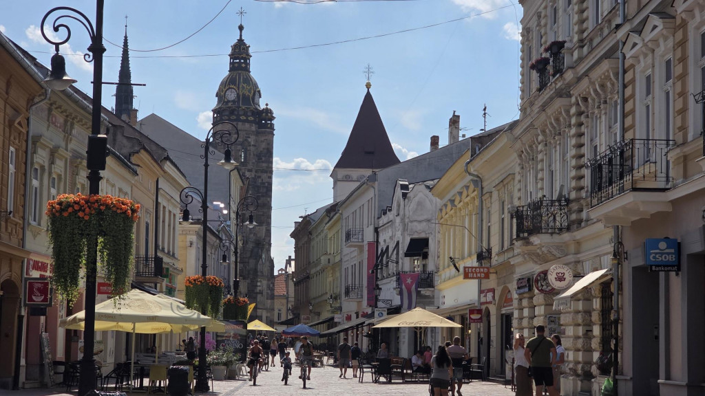 Historick&eacute; centrum Ko&scaron;&iacute;c žije vlastn&yacute;m životom, akoby bolo odtrhnut&eacute; od zvy&scaron;ku v&yacute;chodu.
FOTO: HN/Milan Urgo&scaron;&iacute;k