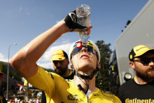 Aj keby zajtra skončil, je to jeden z najv&auml;č&scaron;&iacute;ch pretek&aacute;rov hist&oacute;rie, hodnot&iacute; &uacute;spechy Tadeja Pogačara n&aacute;&scaron; b&yacute;val&yacute; cyklista Peter Velits. FOTO: Reuters
