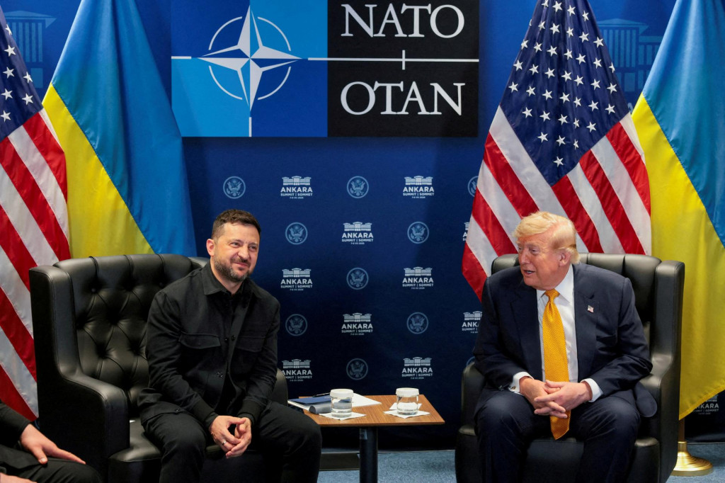 Prezident USA Donald Trump sa stretol s ukrajinsk&yacute;m prezidentom Volodymyrom Zelensk&yacute;m. (8. j&uacute;la 2026). FOTO: Reuters